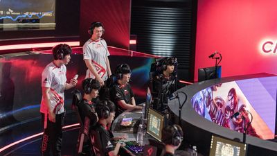 DPlus KIA adds controversial coach to LoL roster