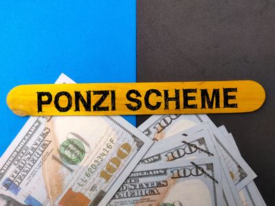 7 Rich People Who Got Caught Scamming Everyone