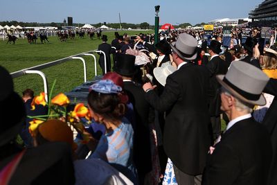 Hundreds of spectators treated for heatstroke as heatwave strikes Royal Ascot