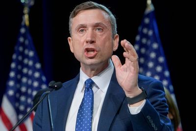 Democrats ‘weaker than ever’ amid ‘existential’ Trump crisis as ‘whiny’ and ‘invisible’ new leader dithers: report