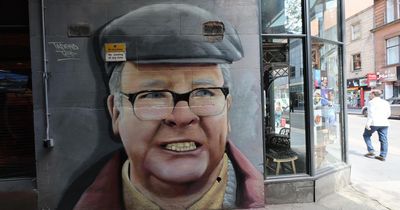 New mural of Still Game star appears in Glasgow city centre