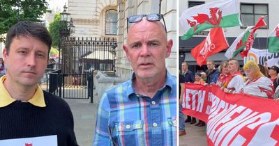 Yes Cymru deliver Crown Estate campaign letter to Downing Street