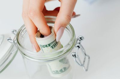 10 Tiny Financial Habits That Show You’re Actually on Top of Your Game