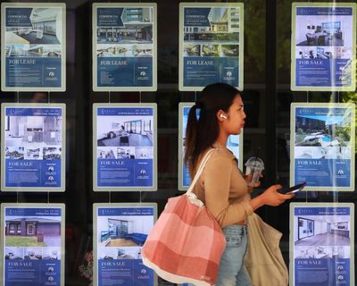 Five ways Australians’ spending, housing and dating habits have changed over the last 25 years