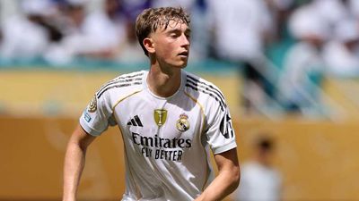 Dean Huijsen Reacts to Real Madrid Debut, Reveals Halftime Message From Club Legend