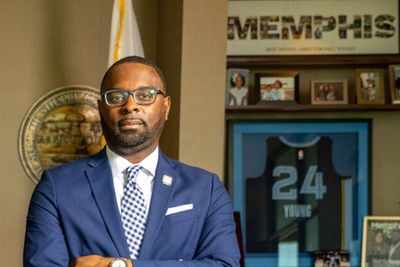 Man arrested after showing up at Memphis mayor’s house with Taser, duct tape and rope in car, police say