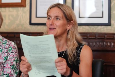 Assisted dying law faces crunch Commons vote as MPs switch sides