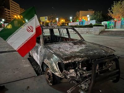 Iran foreign minister says Tehran ready to ‘consider diplomacy’ – Middle East crisis live