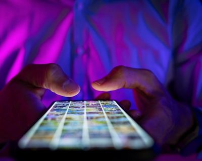 Welcome to a new ‘gloomcycle’ of news. Here’s how to stop compulsive scrolling