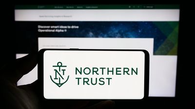 Northern Trust Stock: Is NTRS Outperforming the Financial Sector?