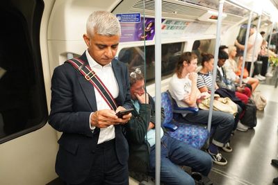 Tube fares bombshell: Sadiq Khan told by ministers to hike fares above inflation until 2030