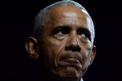 Barack Obama warns that US is ‘dangerously close’ to becoming an autocracy
