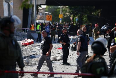 Iran and Israel trade missile strikes as no sign of diplomatic breakthrough