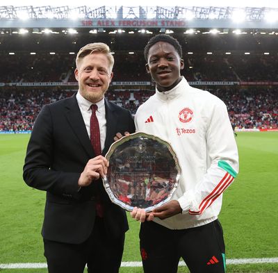 Manchester United academy director Nick Cox completes Everton switch