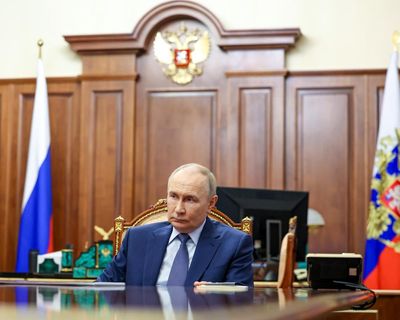 There is only one warmonger on the European stage: Vladimir Putin