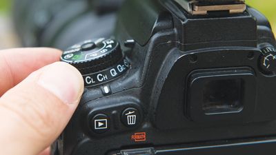 This camera captures 1 TRILLION frames per second – that's 10 billion times faster than your mirrorless or DSLR camera