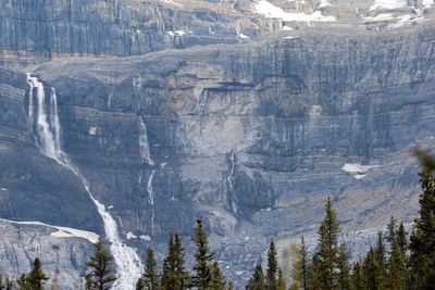 Searchers recover 2nd body after rockfall near Canada's Banff National Park hiking trail