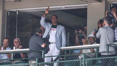 Sammy Sosa Met With Rousing Ovation in First Wrigley Field Appearance in Over 20 Years