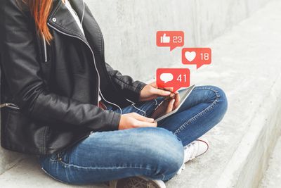 7 Mindful Swaps That Can Help You Finally Break Your Social Media Habit