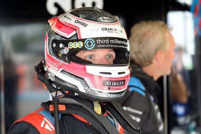 BTCC Oulton Park: Smiley tops free practice