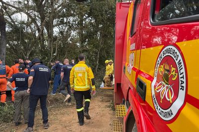 Eight dead and 13 injured after hot air balloon crashes in Brazil