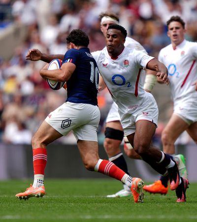 Immanuel Feyi-Waboso sees red as England XV suffer last-gasp defeat by France in thriller