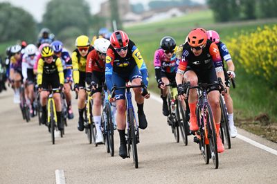‘This rule endangers cyclists’ - peloton hits out at UCI minimum handlebar width