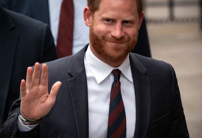Prince Harry 'will extend olive branch to King Charles and Prince William by inviting them to Invictus Games'