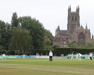 County cricket: Kent punish Anderson’s Lancs, Bethell and Archer made to wait