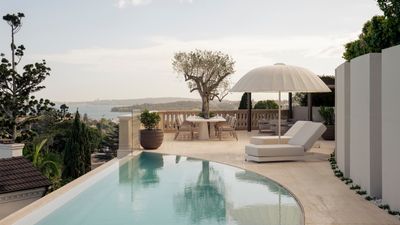 Is the Heatwave Keeping You From Enjoying Your Garden? How 'Reflective Decor' Could Help