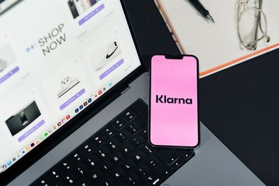 9 Signs Your “Buy Now, Pay Later” Habit is a Financial Red Flag