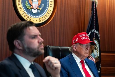 Trump suggests regime change in Iran – hours after Vance and Hegseth insisted that was not the plan
