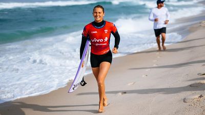 Picklum gets golden chance as top surfers tumble