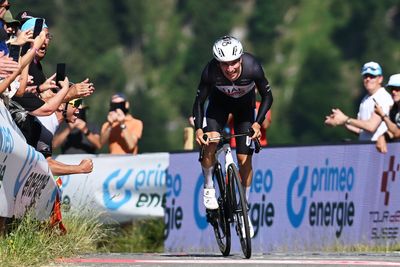 João Almeida flies to TT victory to take Tour de Suisse title ahead of Kévin Vauquelin and Oscar Onley