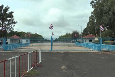Thai army closes a border crossing with Cambodia