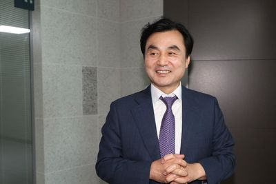 South Korean president names first civilian defence minister in over 60 years
