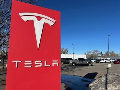 Tesla Stock Climbs Nearly 2% In Monday Pre-Market: What's Going On?