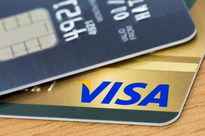 Analysts: Ignore the Stablecoin Panic and Keep Buying Visa Stock