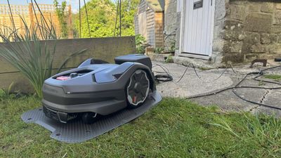 Husqvarna Automower 405XE NERA review: effortless lawn care with pro-level cutting