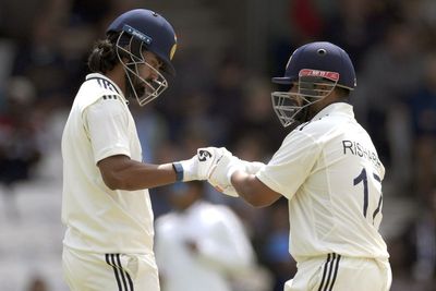 KL Rahul and Rishabh Pant build huge lead for India at Headingley