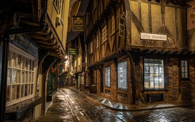 Five quick tips for shooting historic locations at night
