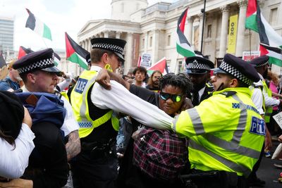 Palestine Action supporters clash with police after Government vows to ban group under anti-terrorism laws