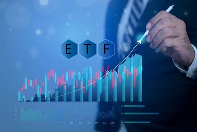 Vanguard ETFs Lead 2025 With $150 Billion Inflows, Challenging Wall Street's Old Guard