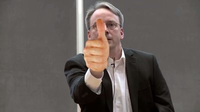 Linus Torvalds has apparently met Bill Gates for the first time in person and before you ask, no he didn't clock him in the face