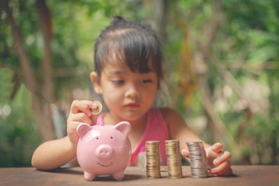 9 Financial Mindset Habits That Children Learn by Watching You