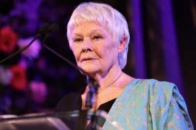 Judi Dench: Government must give people with dementia earlier diagnosis