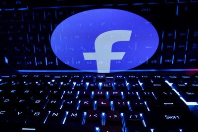 US visa applicants must make social media accounts public