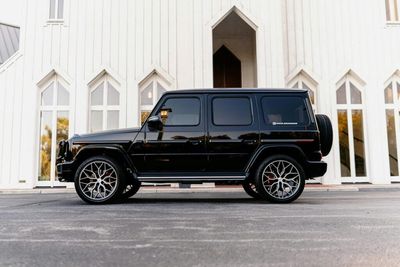 'What Am I Supposed To Do, Tell Them To Drive Priuses?' — HOA Complains Birthday Guests Made Neighbors Uncomfortable By Showing Up in Black SUVs