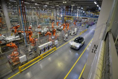 Car makers call for planned easing of electricity costs to go further