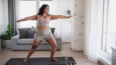 This five-minute yoga routine was all it took to loosen up my tight hips